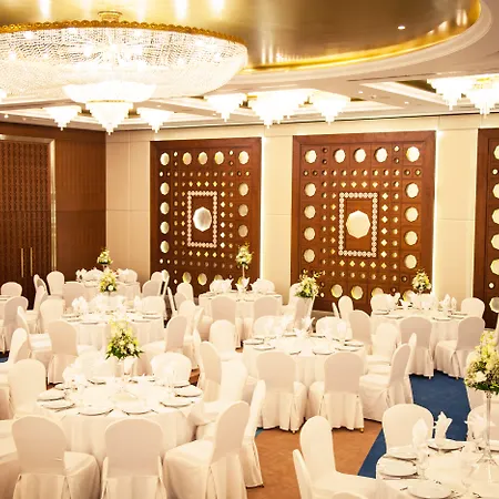 Radisson Blu Hotel, Dubai Deira Creek-2