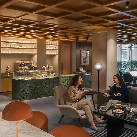 Radisson Blu Hotel, Dubai Deira Creek-3